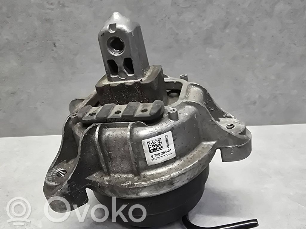 BMW 5 F10 F11 Engine mount bracket 