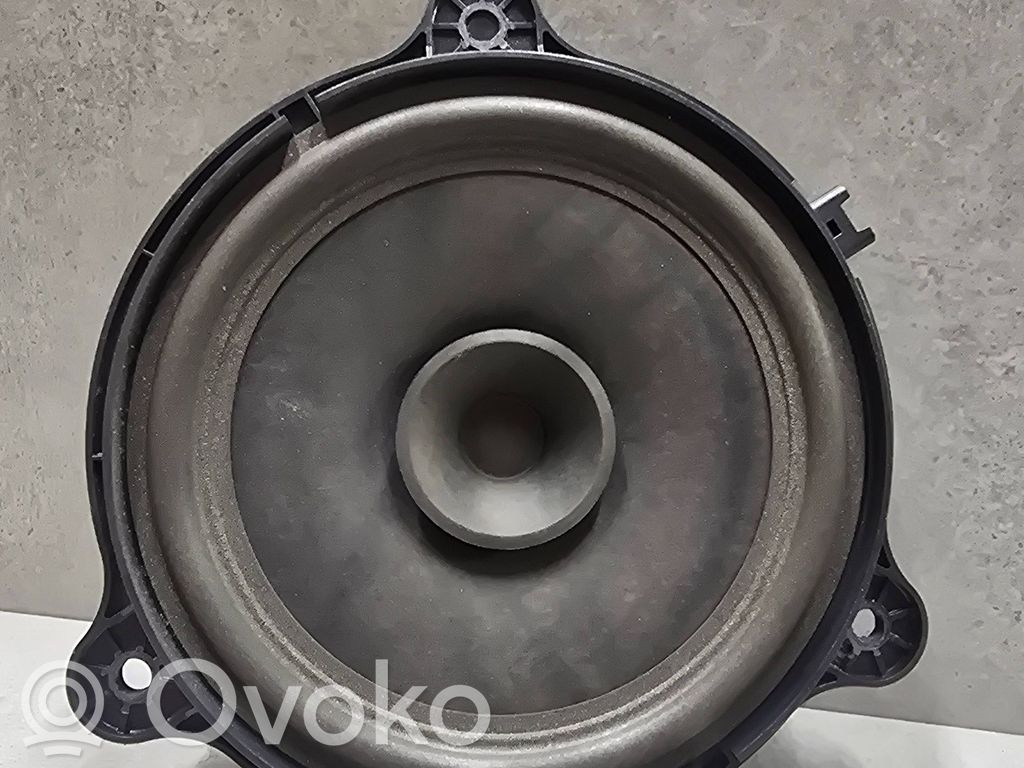 Nissan Qashqai Etuoven kaiutin 