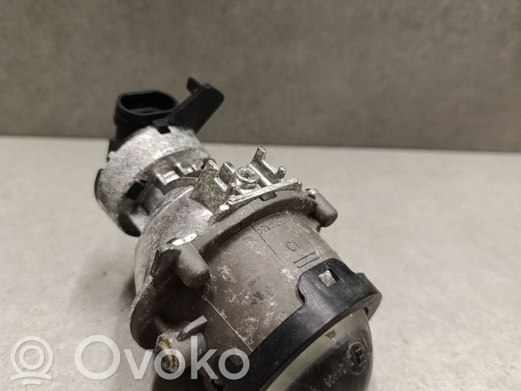 Miglas lukturis priekšā   922012D9