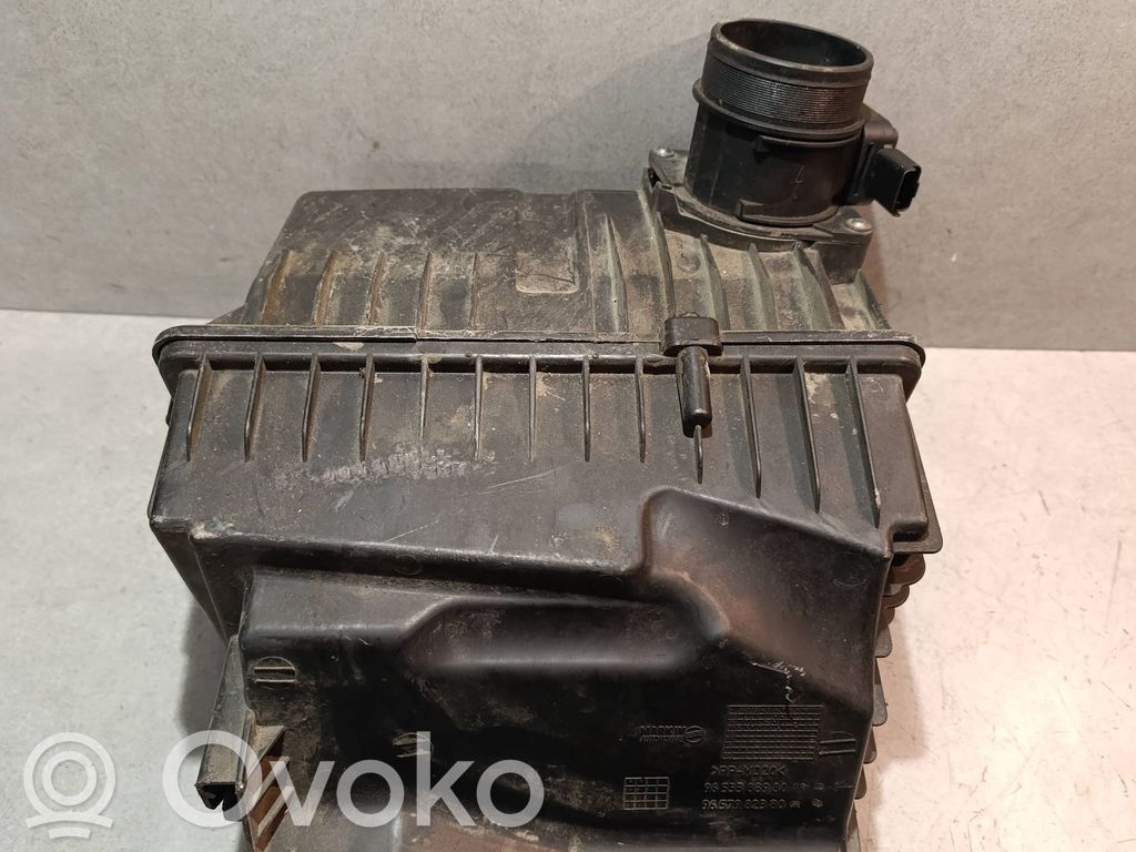 Citroen C4 I Picasso Air filter box 
