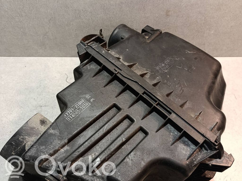 Toyota Yaris Ilmansuodattimen kotelo 