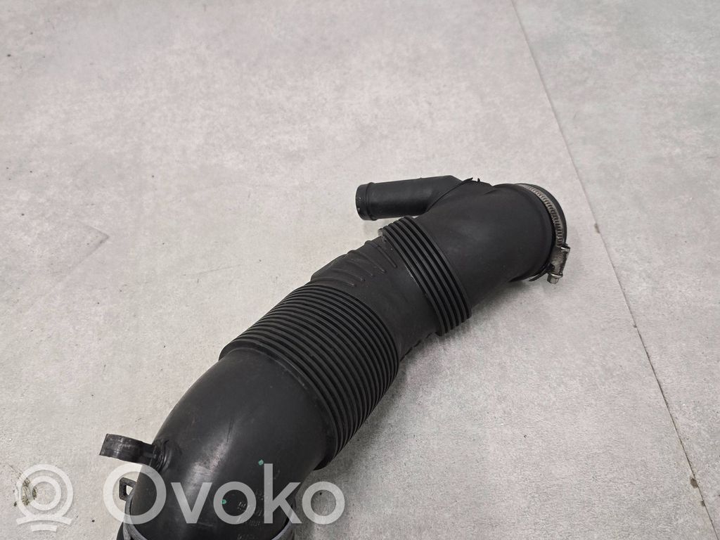 Część rury dolotu powietrza   5N0129658
