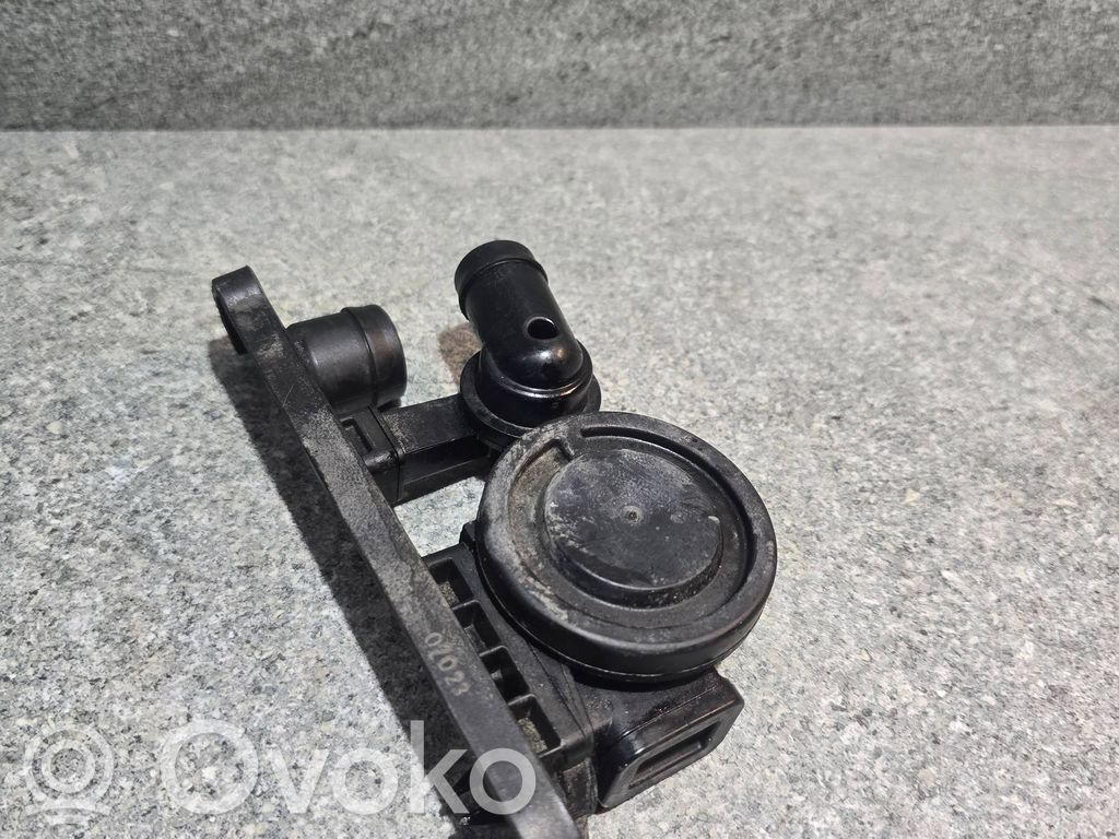 Volkswagen PASSAT B6 Soupape de reniflard 