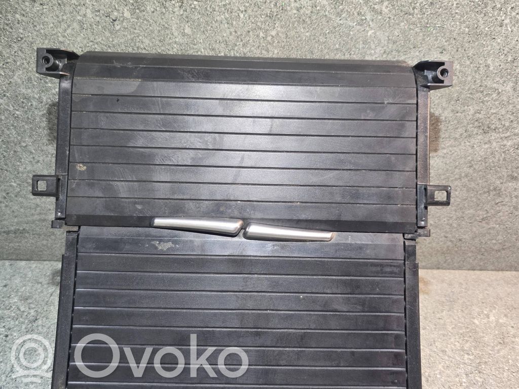 Cup holder front   011782503,5116954943