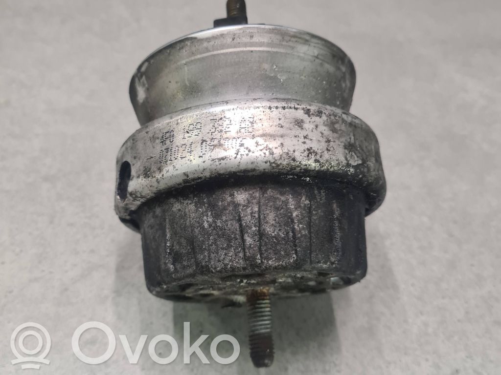 Audi A6 S6 C6 4F Engine mount bracket 