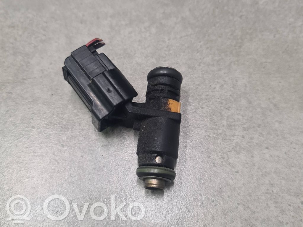 Skoda Fabia Mk2 (5J) Inyector de combustible 