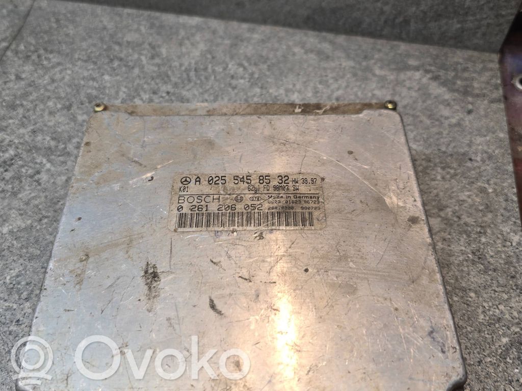 Mercedes-Benz E W212 Engine control unit/module 