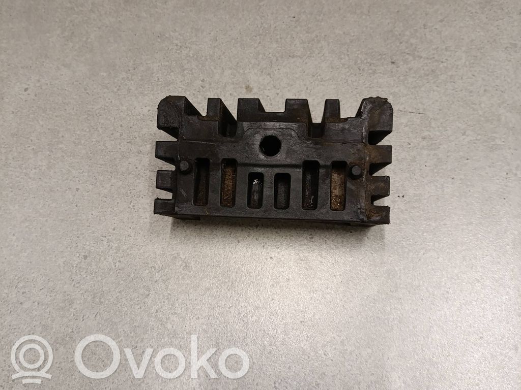 Volkswagen Touareg II Jacking socket point 