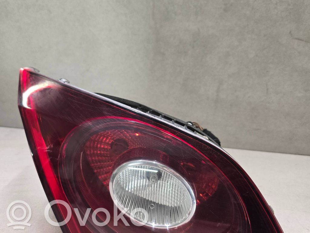 Lampy tylnej klapy bagażnika   3C8945307
