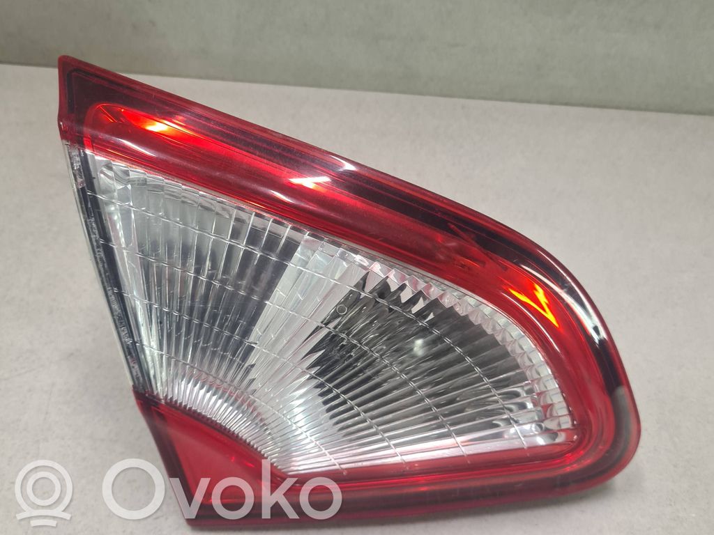Lampy tylnej klapy bagażnika   89503189,B26555BR01A