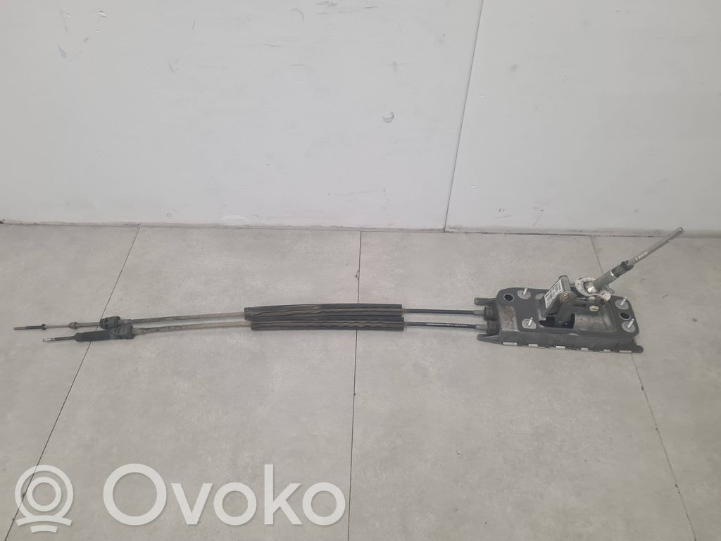 Volkswagen PASSAT B7 Lewarek zmiany biegów / górny 
