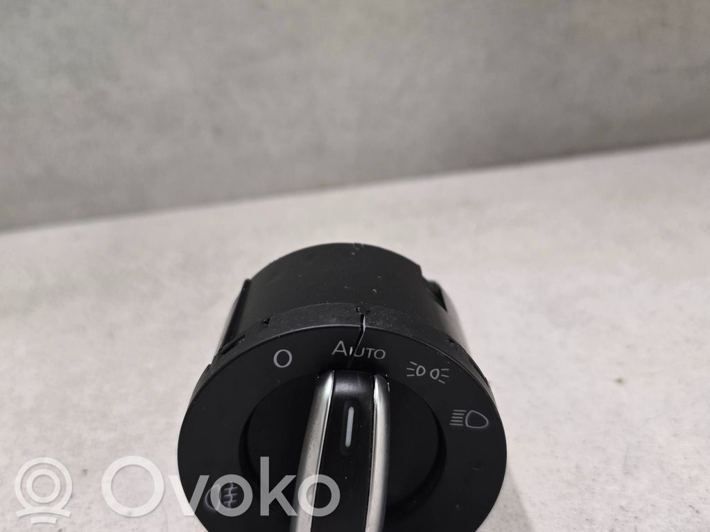 Volkswagen PASSAT B7 Light switch 