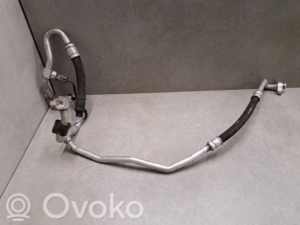 Ilmastointilaitteen putki (A/C)   5QE816741E,000427021
