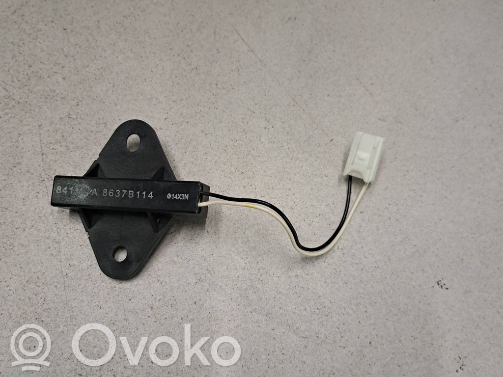 Mitsubishi Outlander Aerial antenna amplifier 