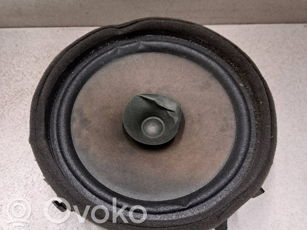 Mitsubishi Outlander Front door speaker 