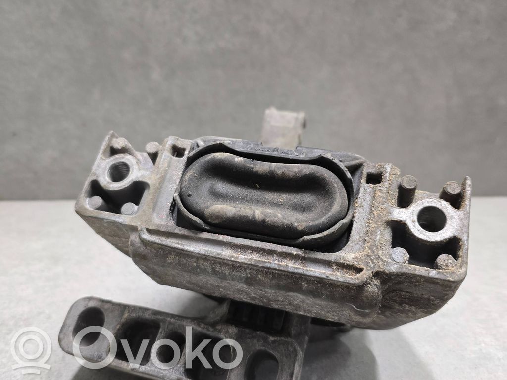 Skoda Octavia Mk3 (5E) Engine mount bracket 