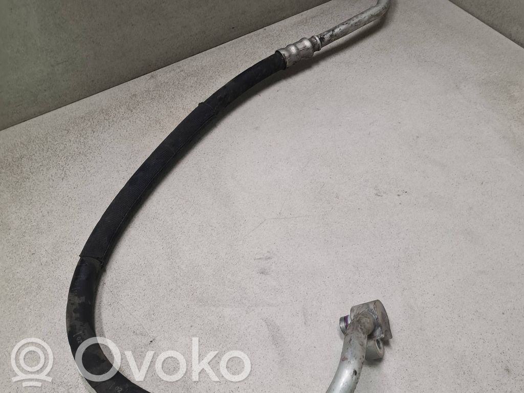 Volkswagen Tiguan Ilmastointilaitteen putki (A/C) 