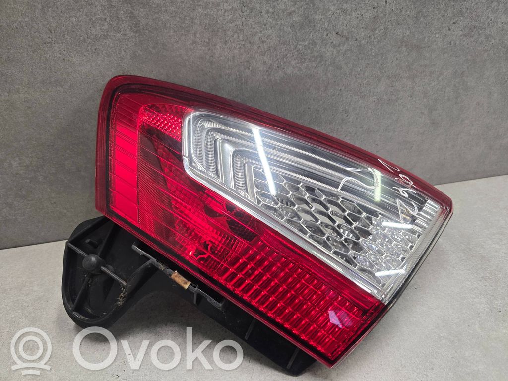 Ford Mondeo MK IV Lampa tylna 