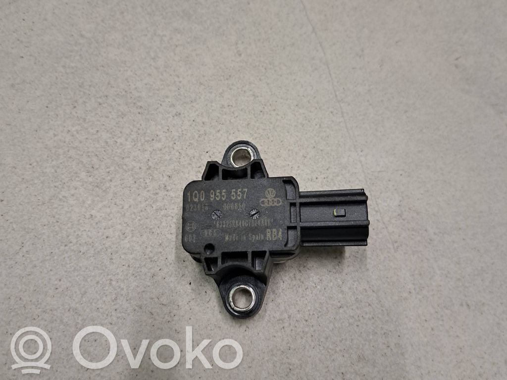Volkswagen Polo V 6R Airbagsensor Crashsensor Drucksensor 