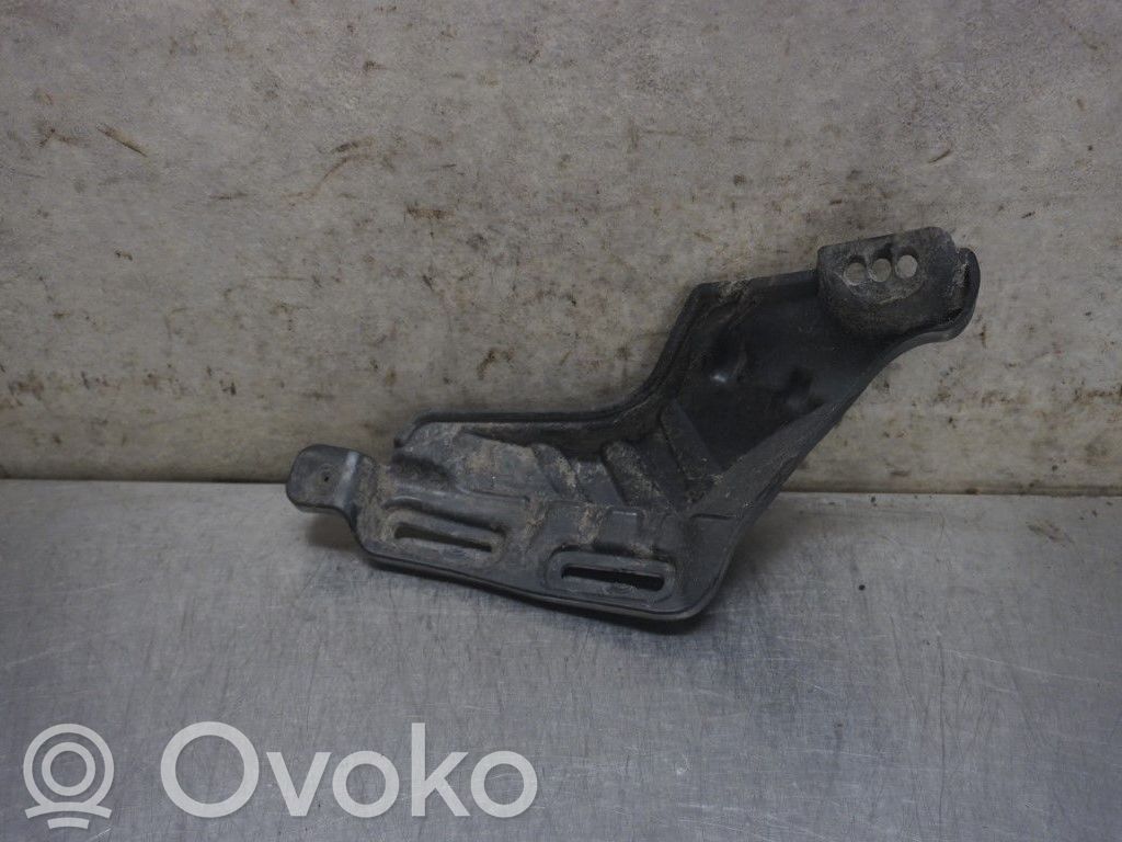 Citroen C3 Fender mounting bracket 