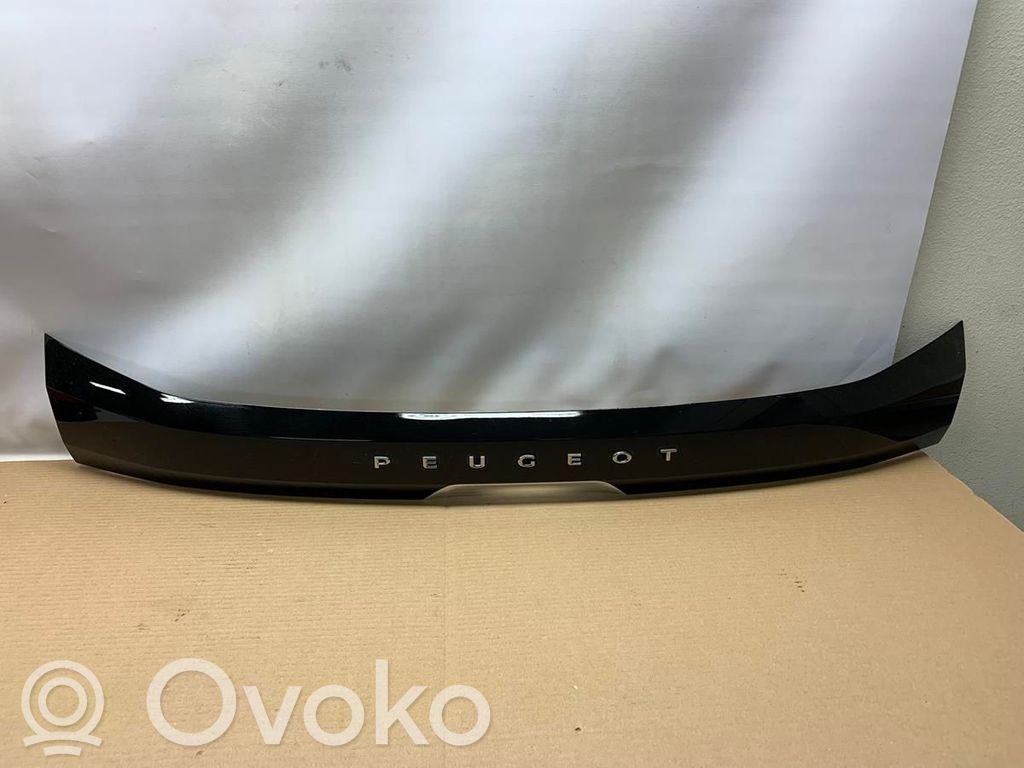Peugeot 208 II Mască capotă portbagaj 
