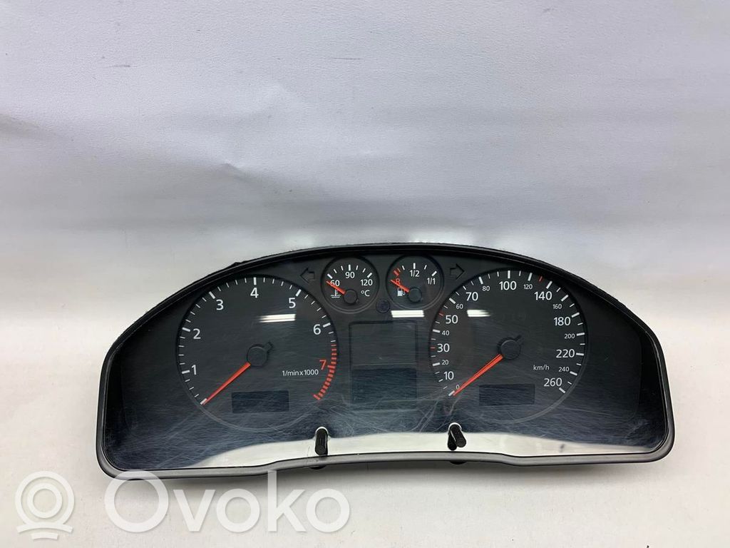 Audi A4 S4 B5 8D Speedometer (instrument cluster) 