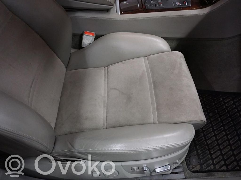 Front passenger seat   234341