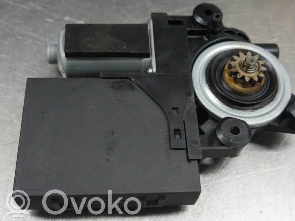 Volvo C30 Priekinio lango pakelėjo varikliukas 