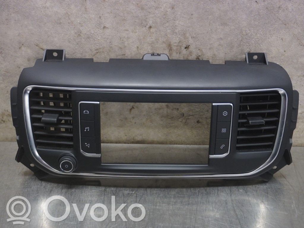 Toyota Proace Radio/GPS head unit trim 
