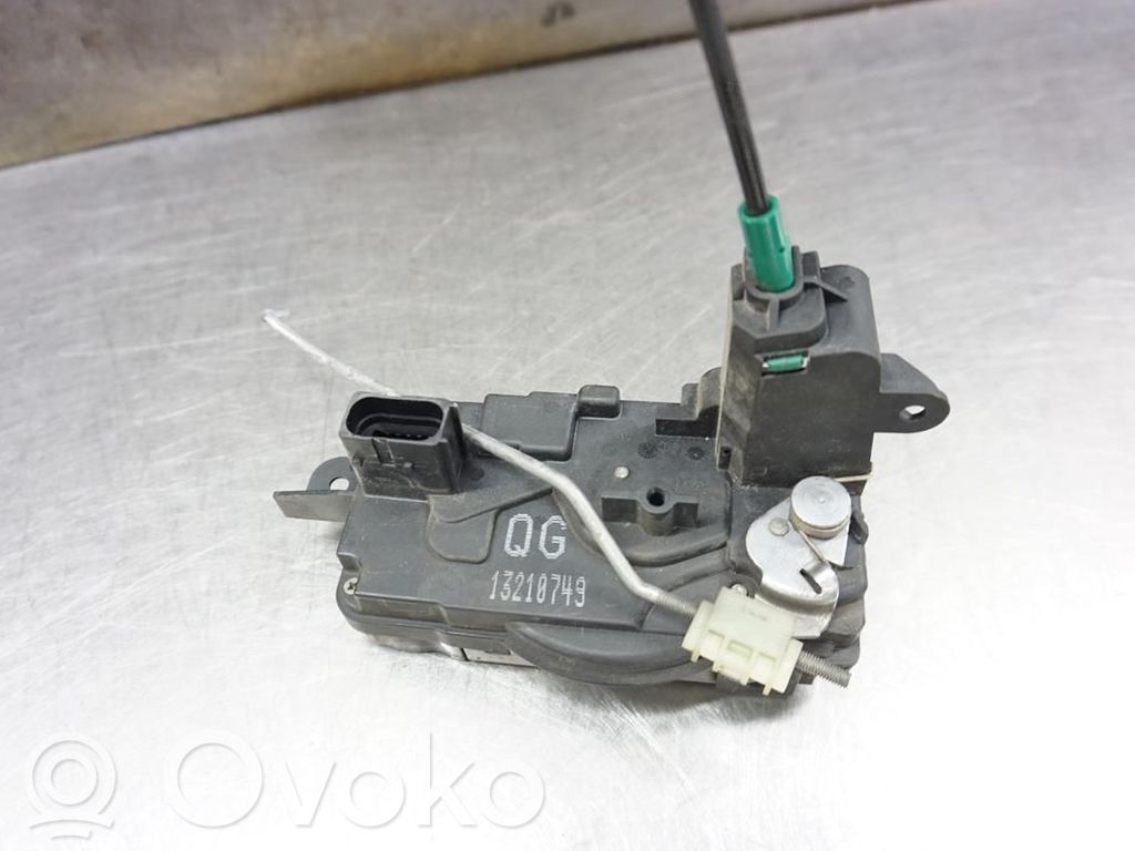 Opel Astra H Front door lock 