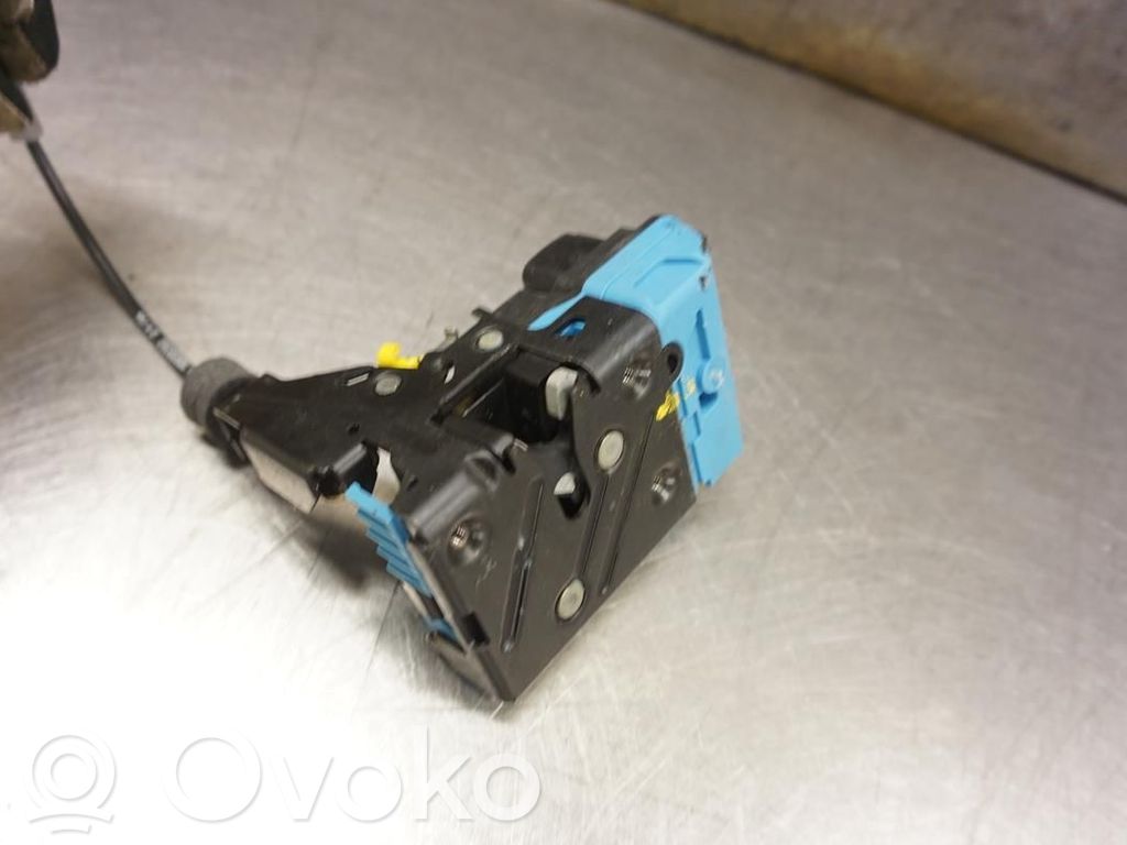 Volvo XC70 Front door lock 