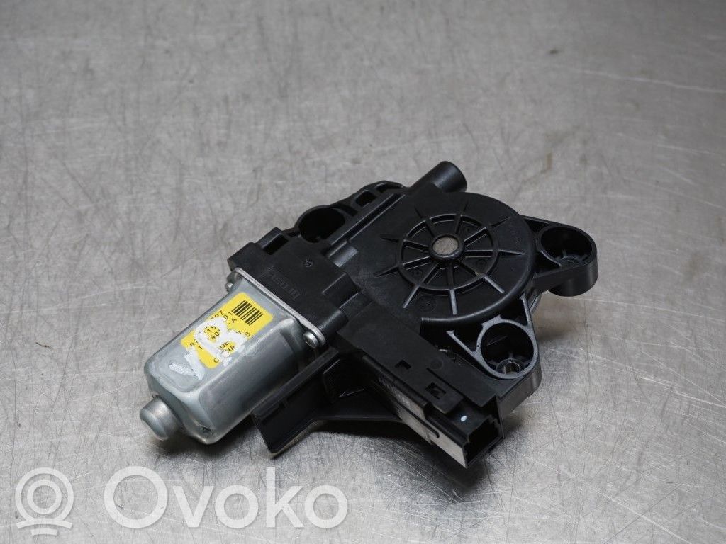 Volvo V70 Silniczek podnoszenia szyby drzwi tylnych 