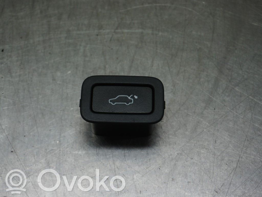 Tailgate/boot open switch button   31264960,183983,31264960