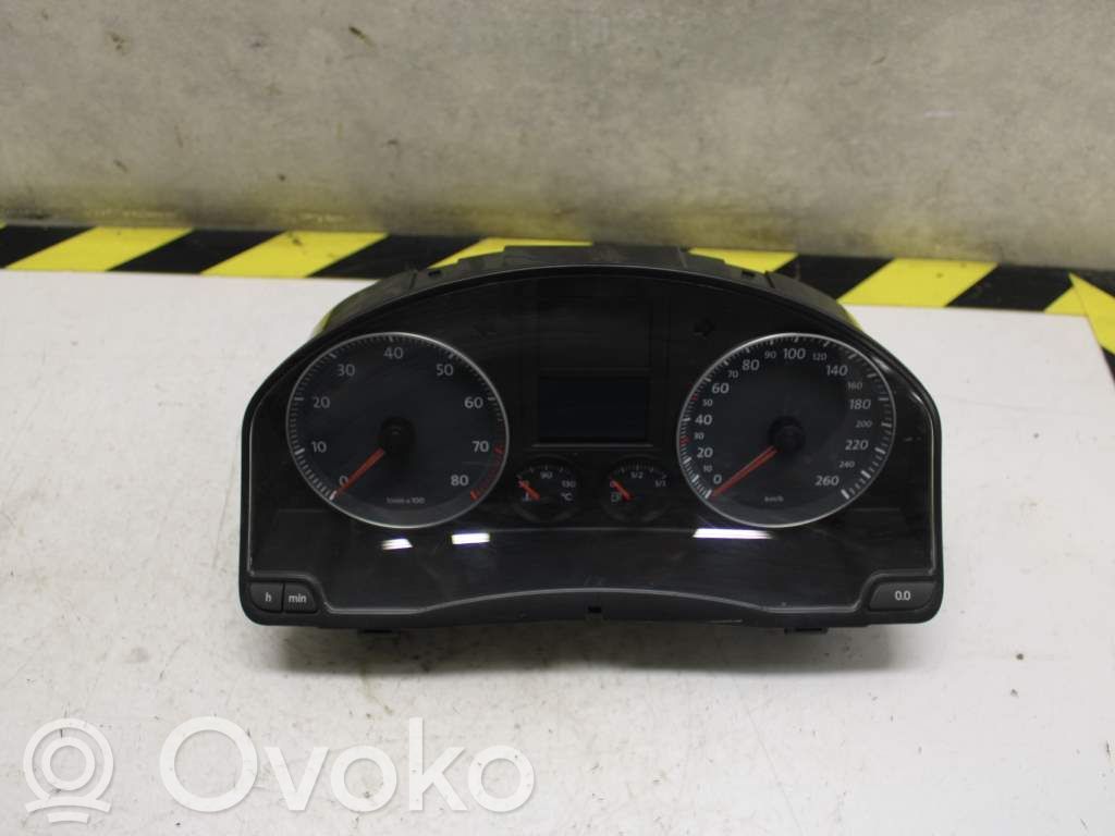 Volkswagen Golf V Geschwindigkeitsmesser Cockpit 