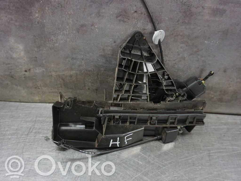 Zamek drzwi przednich   4892360,N012280