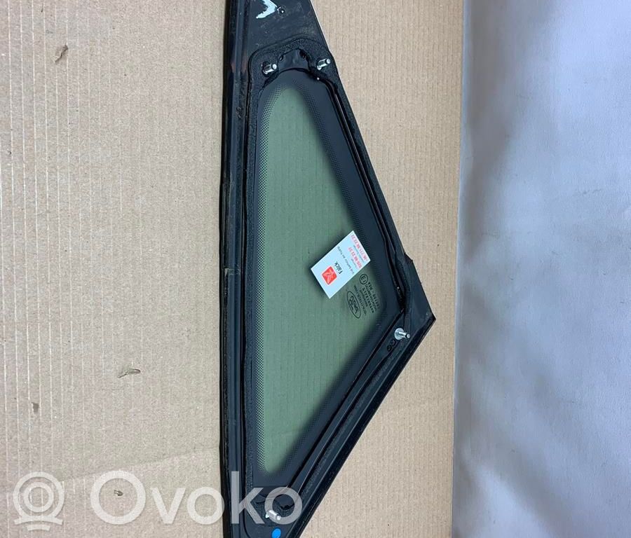 Rear side window   2024159,243729,AM51R29711DH