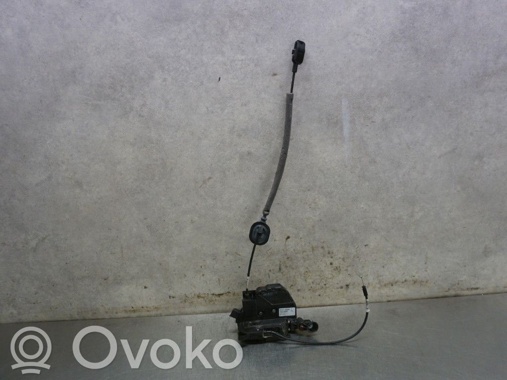 Renault Captur Front door lock 