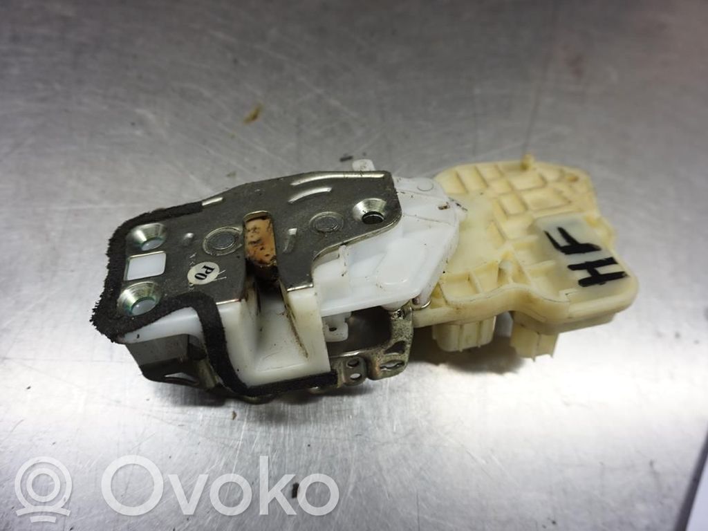 Honda CR-V Front door lock 
