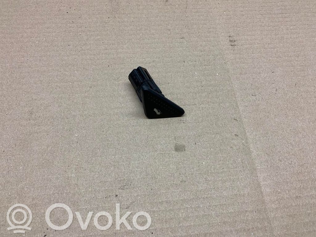 Ford Focus Tailgate/boot open switch button 