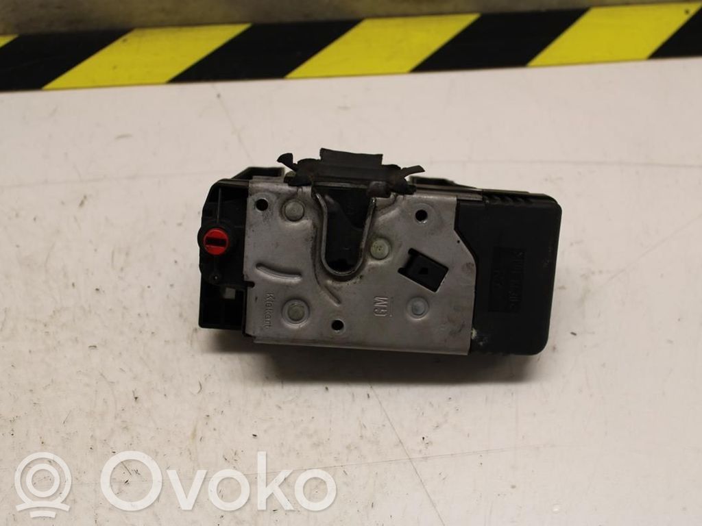 Opel Vivaro Zamek drzwi przednich 