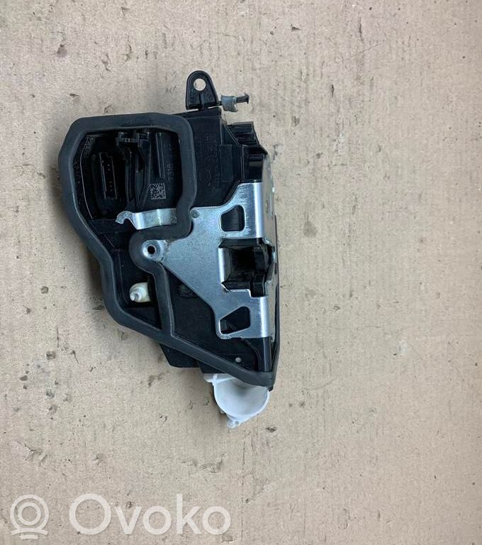 BMW X4 F26 Zamek drzwi przednich 