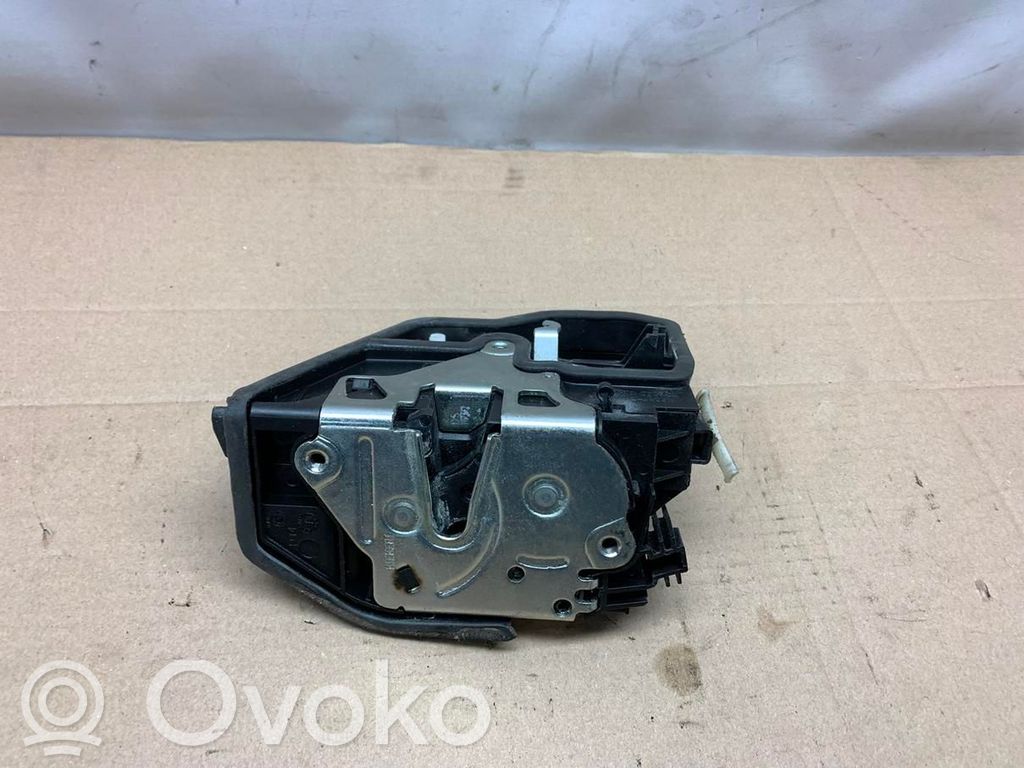 BMW 3 F30 F35 F31 Încuietoare ușă spate 