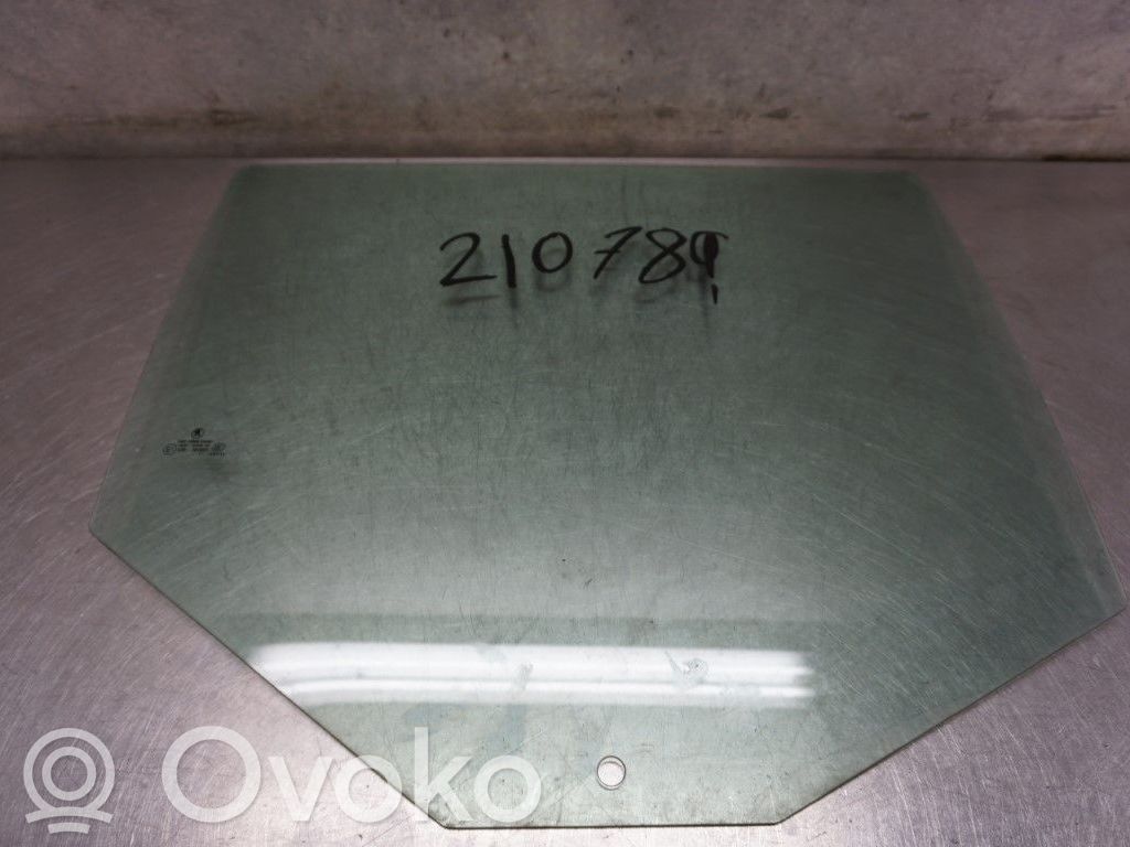 Skoda Fabia Mk2 (5J) Szyba drzwi tylnych 