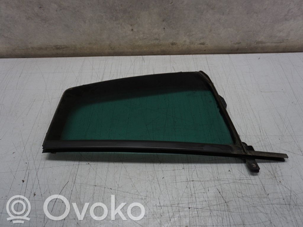 Volkswagen Tiguan Ventanilla de ventilación de la puerta trasera 