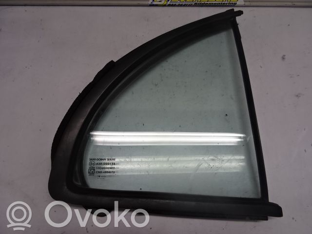 Nissan Micra Ventanilla de ventilación de la puerta trasera 