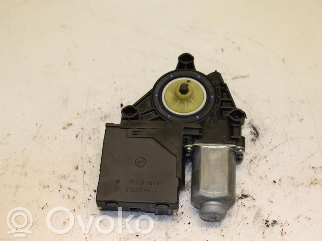 Volkswagen Golf VI Front door window regulator motor 