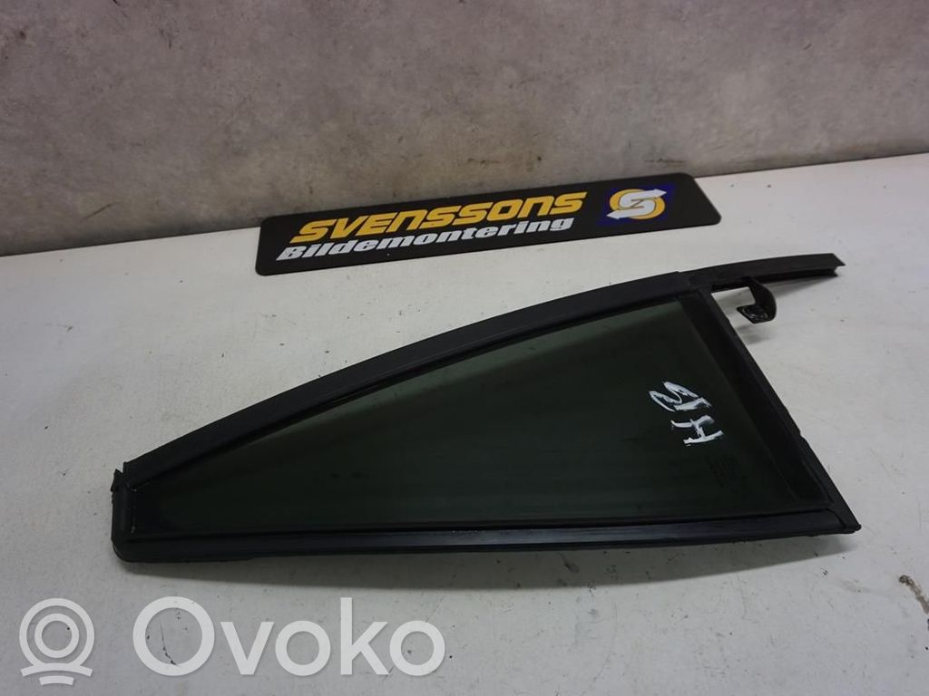 Volvo XC90 Ventanilla de ventilación de la puerta trasera 