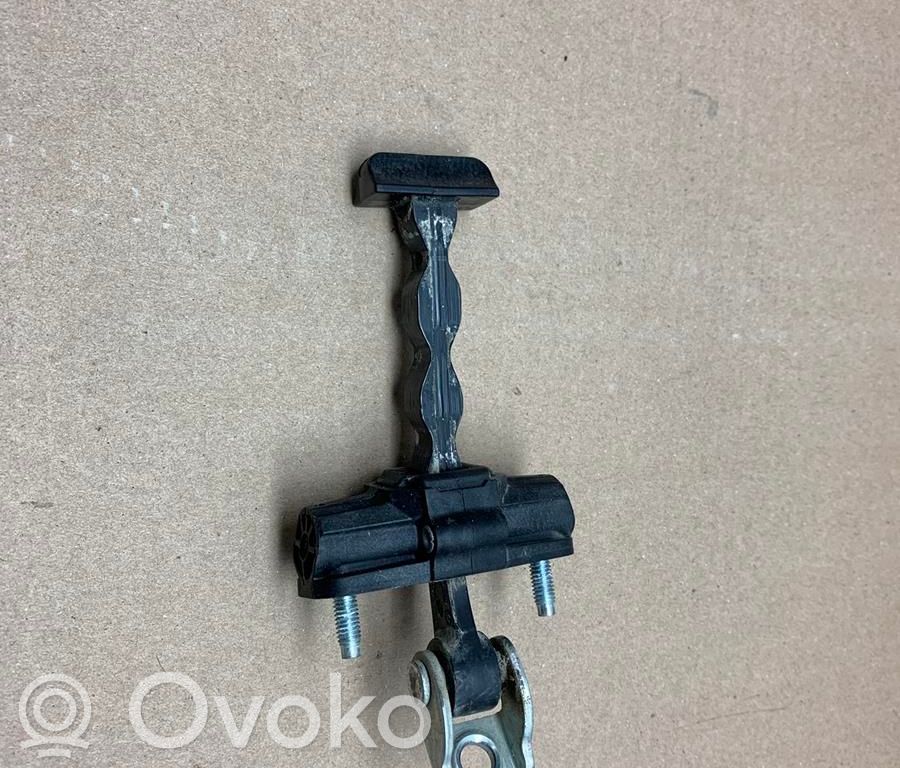 Fiat Fiorino Etuoven pidätin 