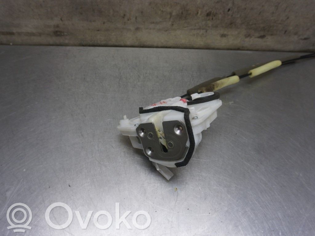 Priekšpusē slēdzene   D10E72310,N043285