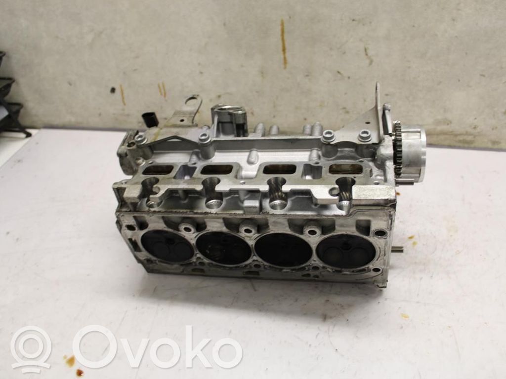 Volkswagen PASSAT B7 Głowica silnika 
